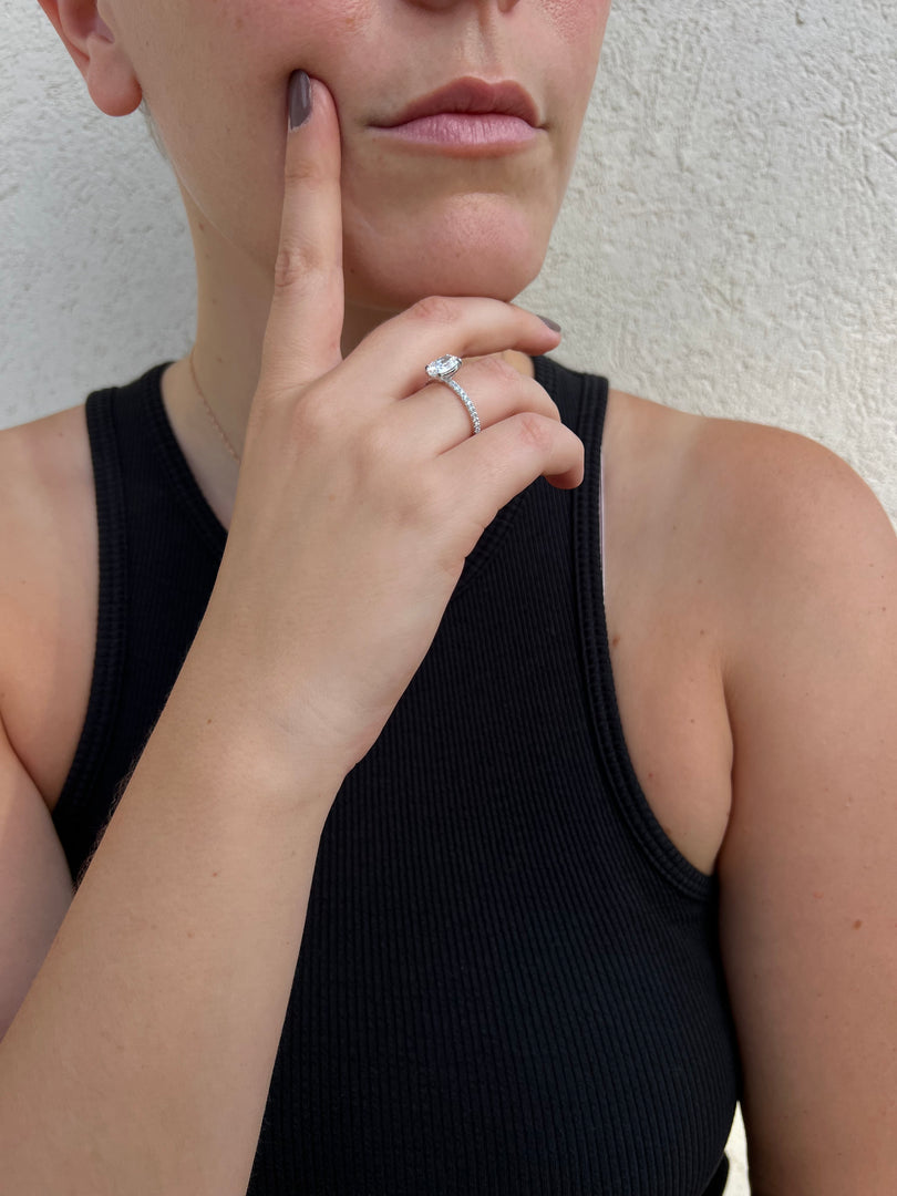 Three Stone Round Tapers