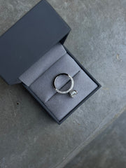 Three Stone Round Tapers