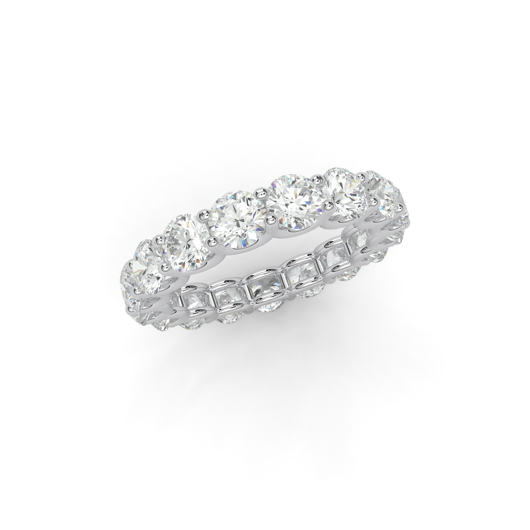 Eternity ring round diamonds 